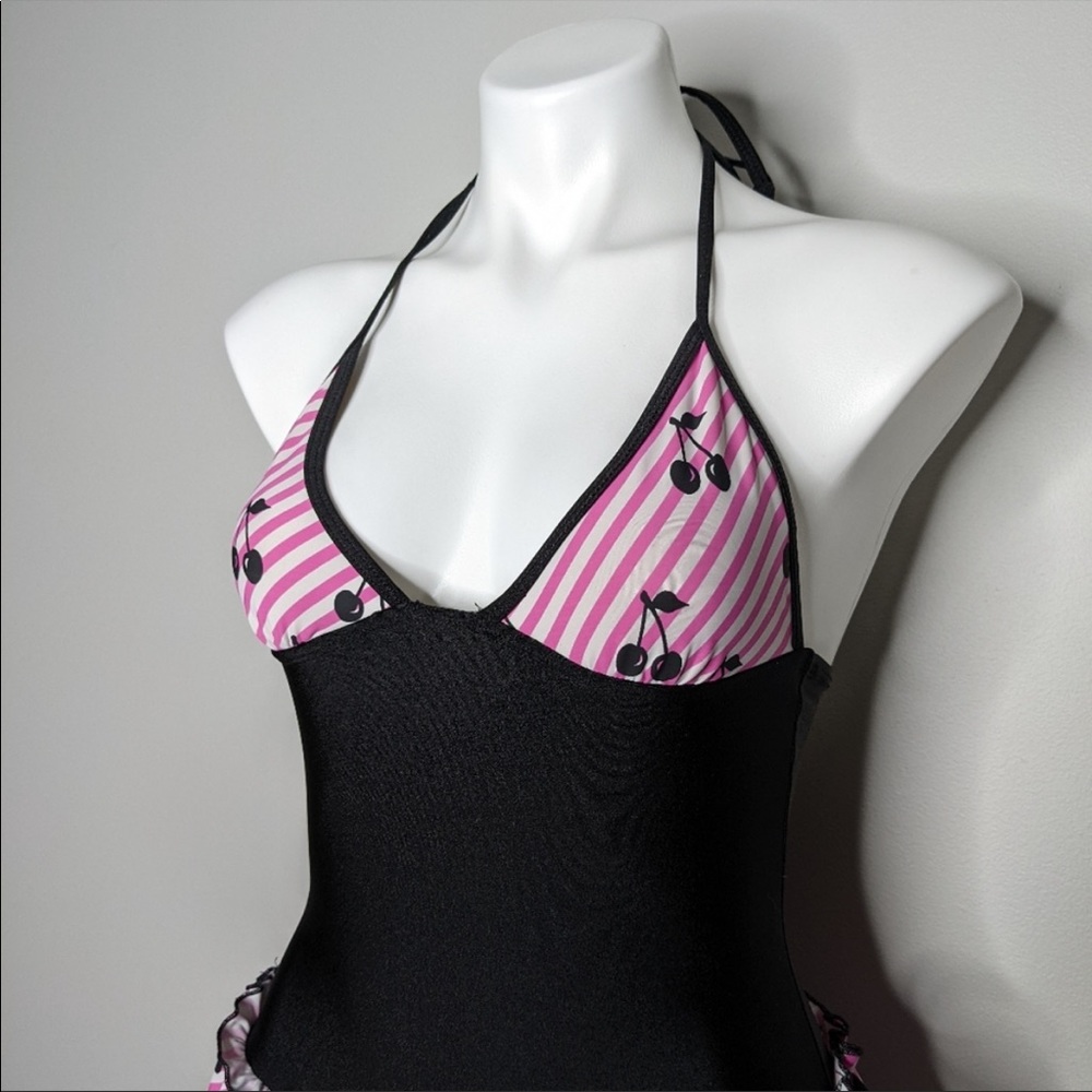 Bettie Paige one piece bathing suit, cherries, ruffled skirt - pin up - retro - Picture 4 of 8